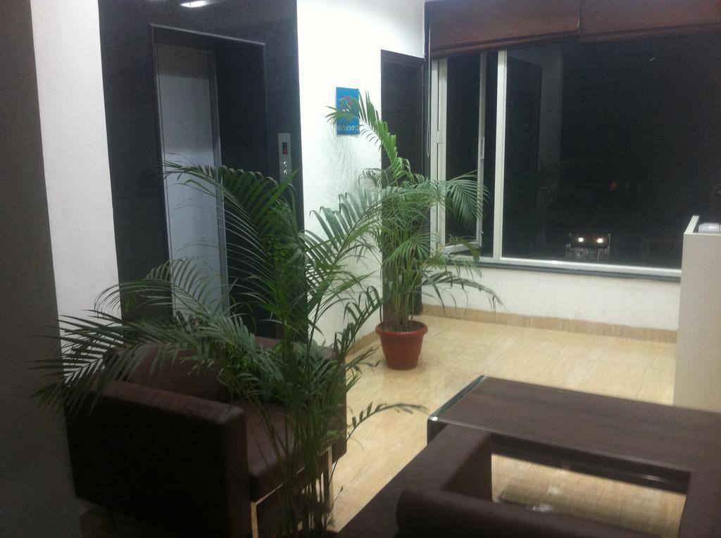 Cyber Inn Gurgaon Buitenkant foto