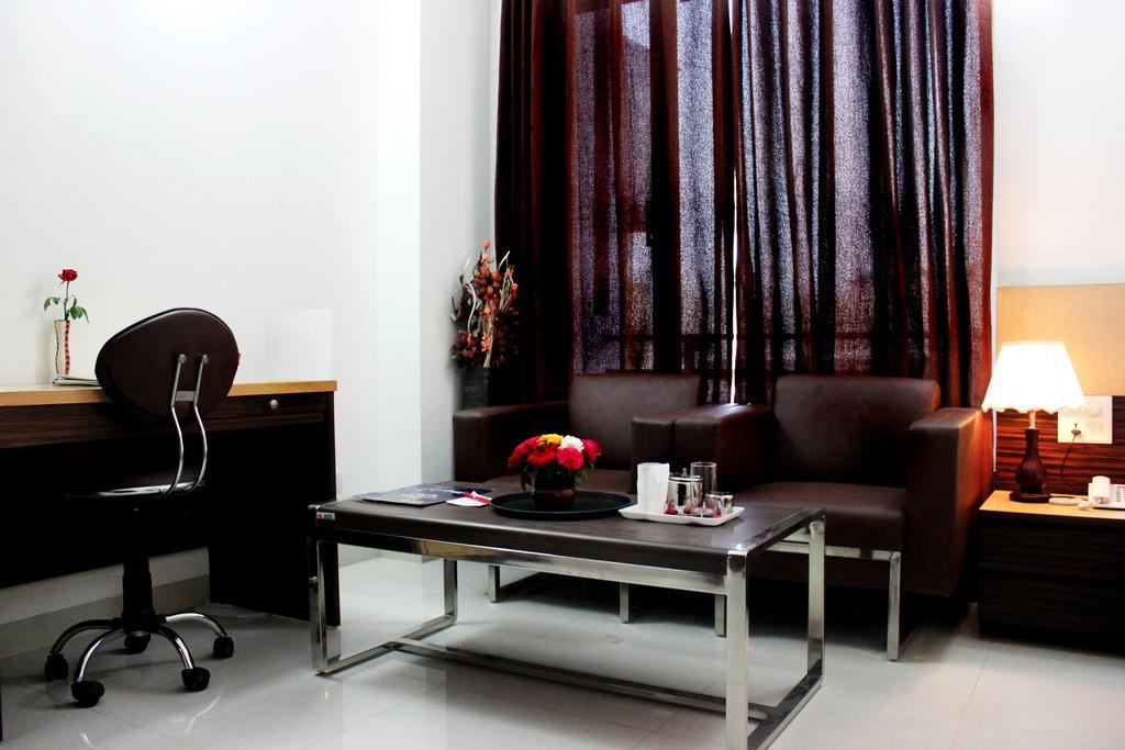 Cyber Inn Gurgaon Buitenkant foto